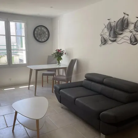 Le Petit Navire Apartment La Flotte